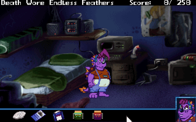 El protagonista está en su habitación, donde hay varios equipos informáticos. 